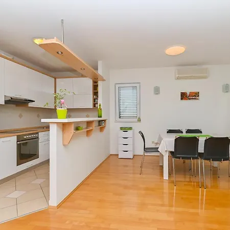 Dream Vacation Apartment Makarska